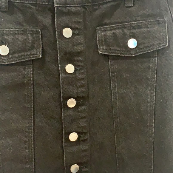 Zara black mini denim skirt with silver hardware - Picture 4 of 6